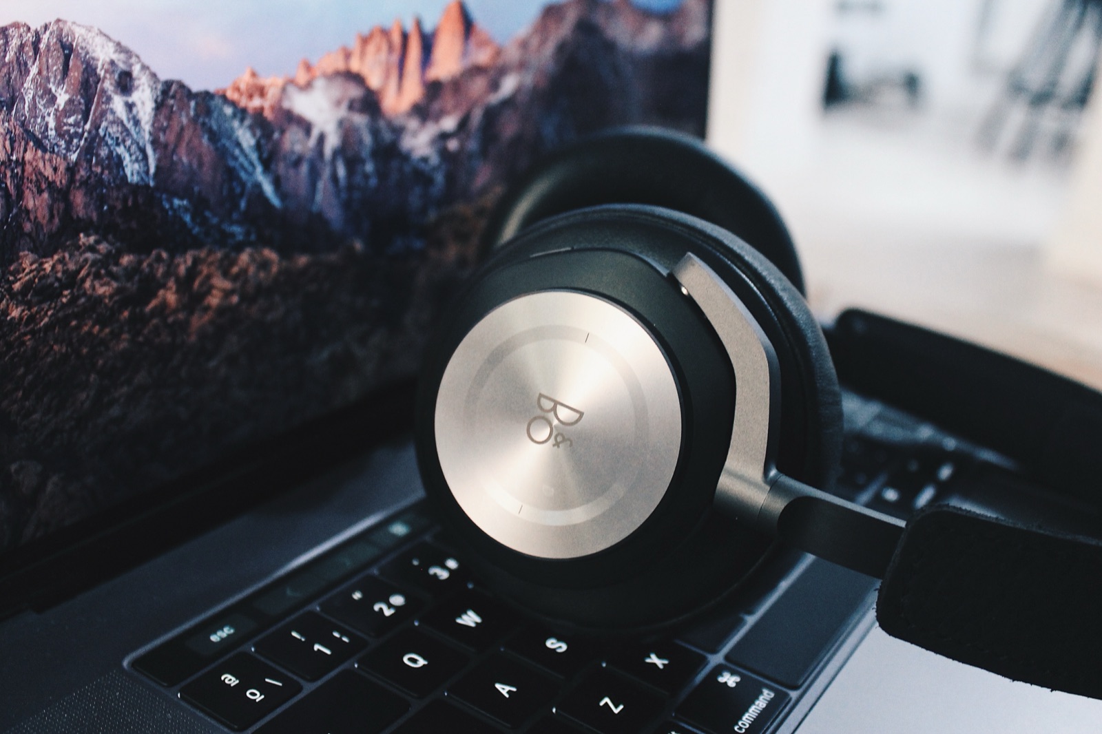 Best Music Distributors Compared (DistroKid vs TuneCore vs Amuse vs UnitedMasters)