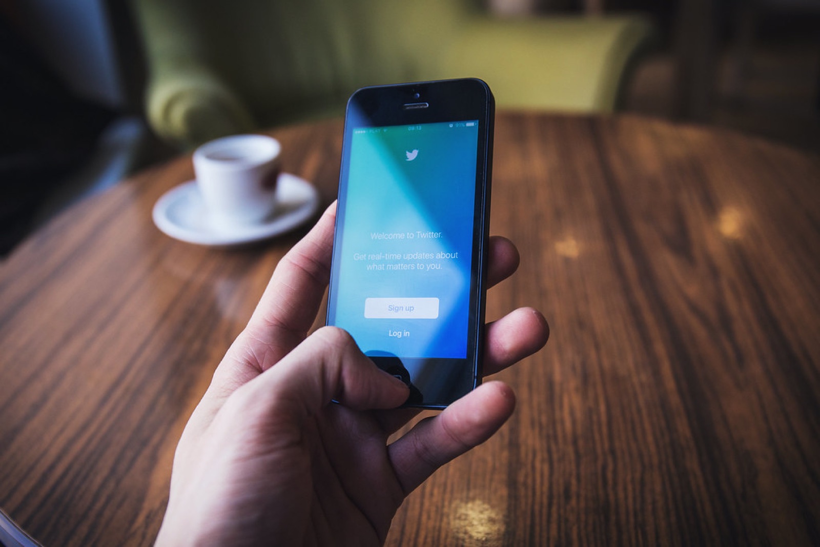 Should Artists Run Paid Ads? A Beginner Guide to Meta & TikTok